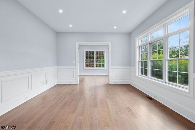 354 Beaufort Ave, Livingston Twp., NJ 07039