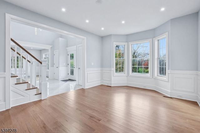 354 Beaufort Ave, Livingston Twp., NJ 07039