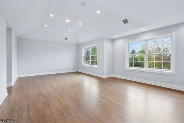 354 Beaufort Ave, Livingston Twp., NJ 07039