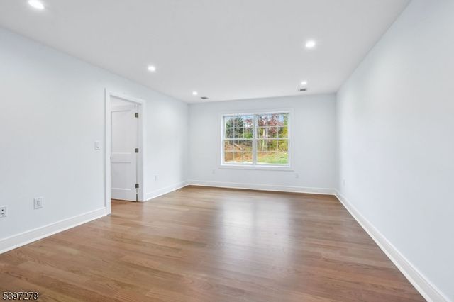 354 Beaufort Ave, Livingston Twp., NJ 07039