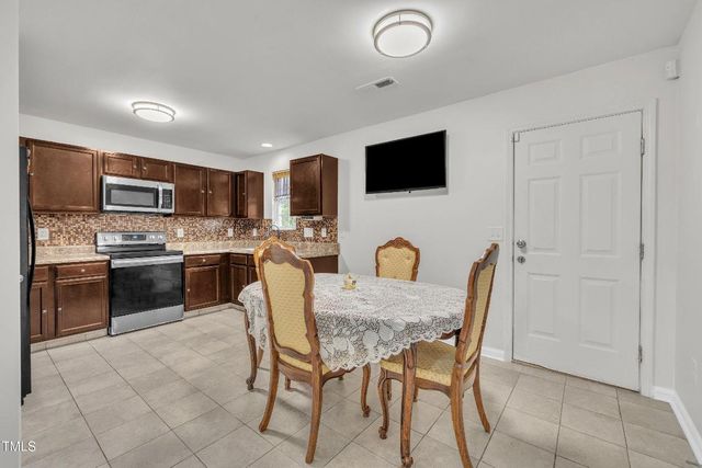 2816 Erinridge Road, Raleigh, NC 27610