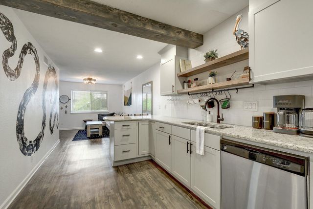 1202 Newning Ave 202, Austin, TX 78704