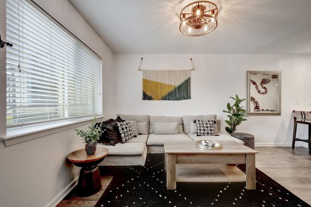 1202 Newning Ave 202, Austin, TX 78704