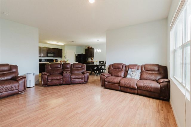 525 SQUIRES GROVE DRIVE, Winter Haven, FL 33880