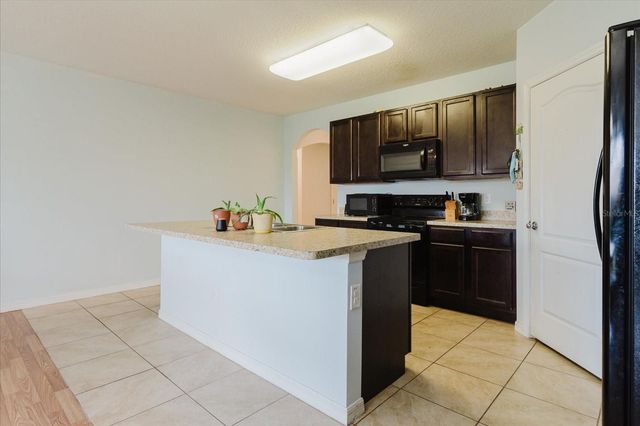 525 SQUIRES GROVE DRIVE, Winter Haven, FL 33880