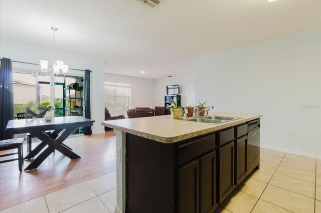 525 SQUIRES GROVE DRIVE, Winter Haven, FL 33880