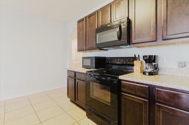 525 SQUIRES GROVE DRIVE, Winter Haven, FL 33880