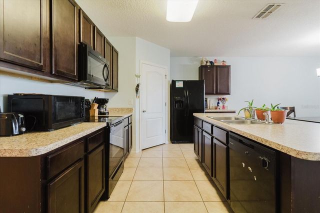 525 SQUIRES GROVE DRIVE, Winter Haven, FL 33880