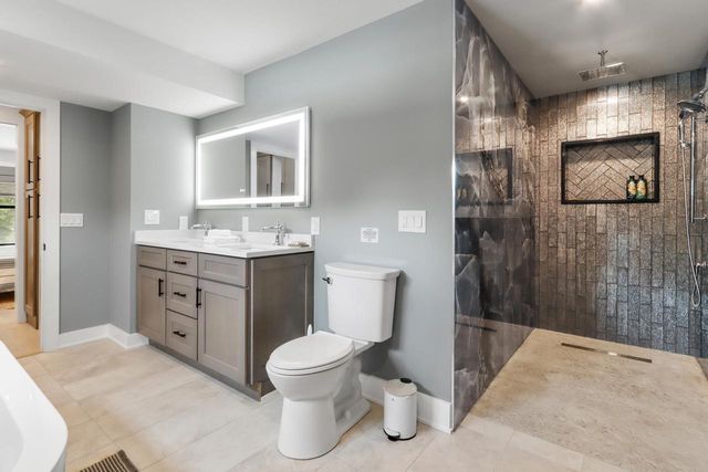 W4724 S Lakeshore DRIVE, Fontana, WI 53125