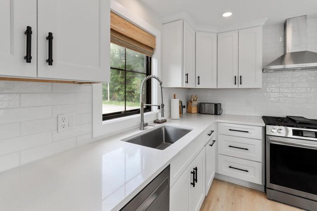 W4724 S Lakeshore DRIVE, Fontana, WI 53125