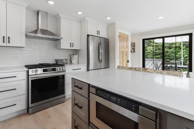 W4724 S Lakeshore DRIVE, Fontana, WI 53125