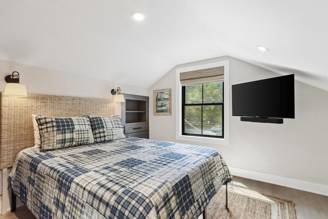 W4724 S Lakeshore DRIVE, Fontana, WI 53125