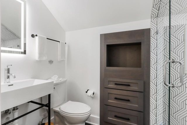 W4724 S Lakeshore DRIVE, Fontana, WI 53125