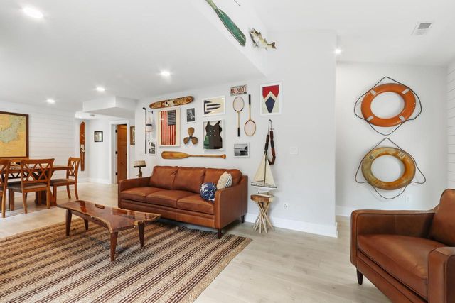 W4724 S Lakeshore DRIVE, Fontana, WI 53125