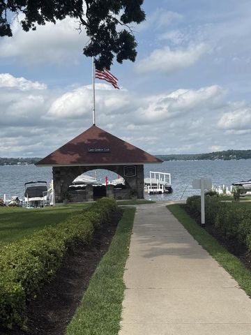 W4724 S Lakeshore DRIVE, Fontana, WI 53125