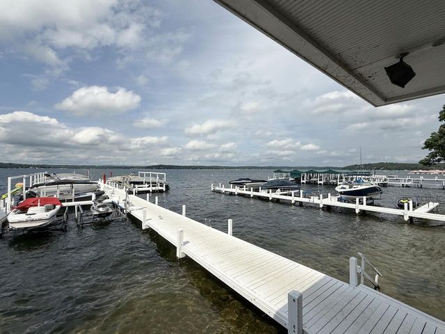 W4724 S Lakeshore DRIVE, Fontana, WI 53125