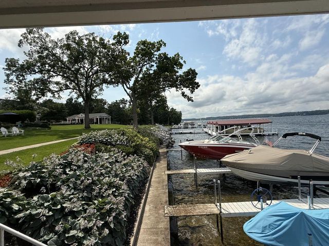 W4724 S Lakeshore DRIVE, Fontana, WI 53125