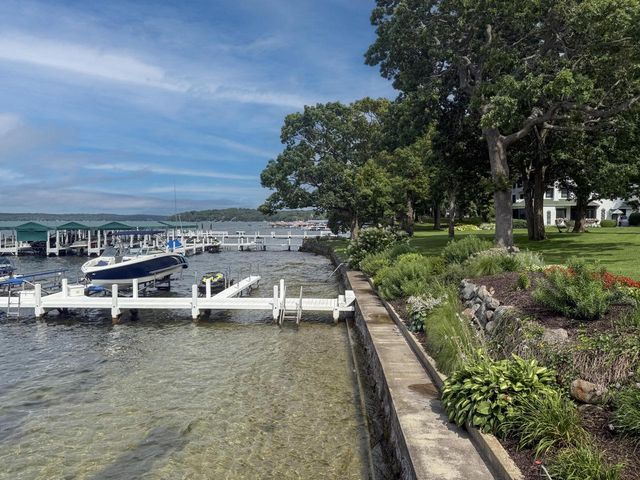 W4724 S Lakeshore DRIVE, Fontana, WI 53125