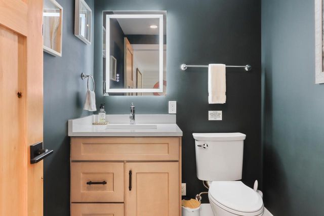 W4724 S Lakeshore DRIVE, Fontana, WI 53125