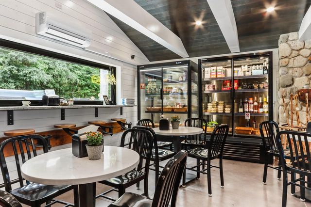 W4724 S Lakeshore DRIVE, Fontana, WI 53125