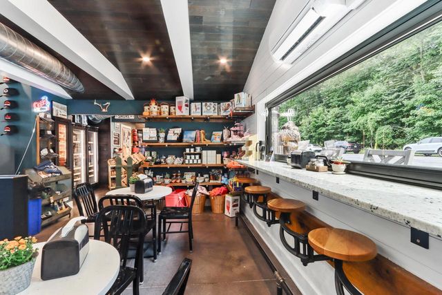 W4724 S Lakeshore DRIVE, Fontana, WI 53125