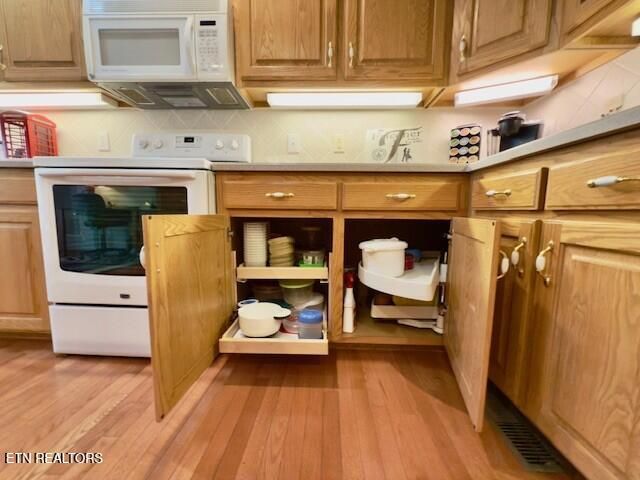 14 Brooks Lane, Crossville, TN 38558