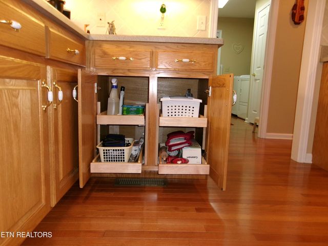 14 Brooks Lane, Crossville, TN 38558