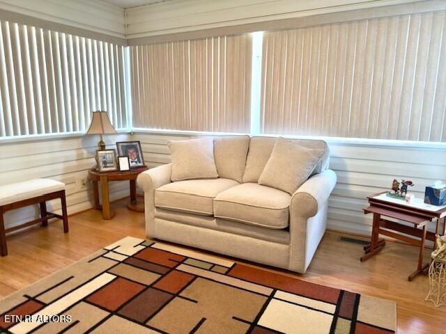 14 Brooks Lane, Crossville, TN 38558