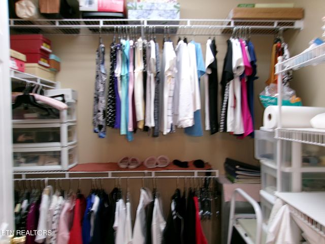 14 Brooks Lane, Crossville, TN 38558