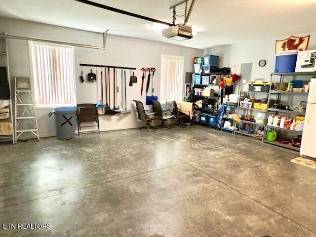 14 Brooks Lane, Crossville, TN 38558