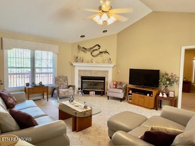 14 Brooks Lane, Crossville, TN 38558