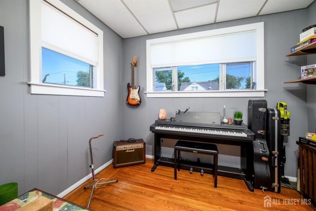 10 BEECHWOOD Place, North Brunswick, NJ 08902