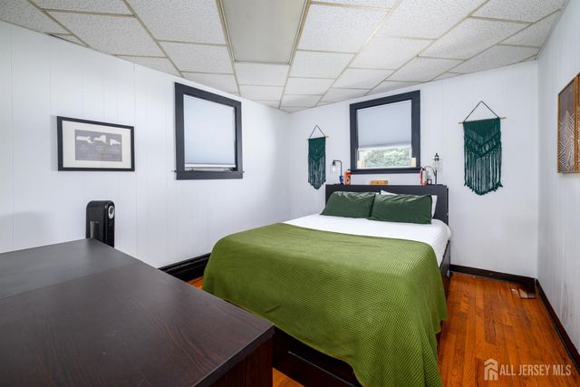10 BEECHWOOD Place, North Brunswick, NJ 08902