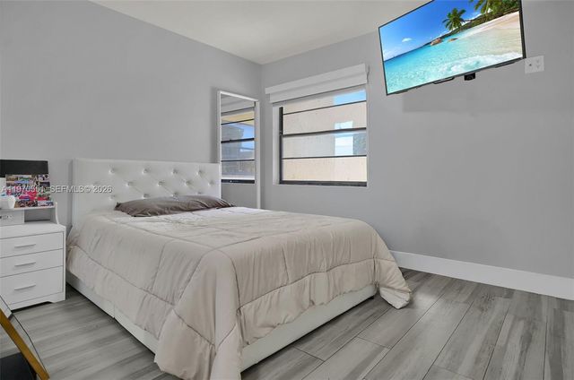 17032 NW 63rd Place, Hialeah, FL 33015