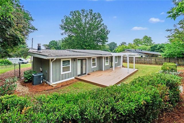 1801 Lochlomand Lane SE, Smyrna, GA 30080