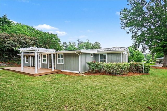 1801 Lochlomand Lane SE, Smyrna, GA 30080