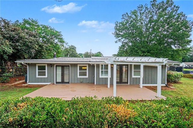 1801 Lochlomand Lane SE, Smyrna, GA 30080