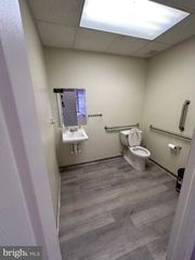 33 E MAIN ST #B, Palmyra, PA 17078
