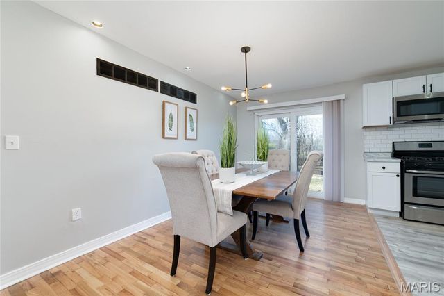 10541 Castle Drive, St Louis, MO 63136