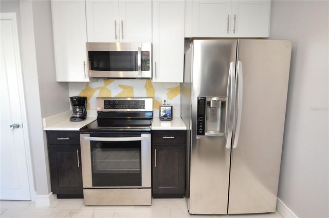 5245 COQUINA KEY DRIVE SE D, St Petersburg, FL 33705