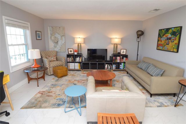 5245 COQUINA KEY DRIVE SE D, St Petersburg, FL 33705