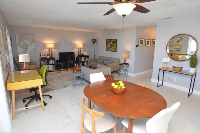 5245 COQUINA KEY DRIVE SE D, St Petersburg, FL 33705