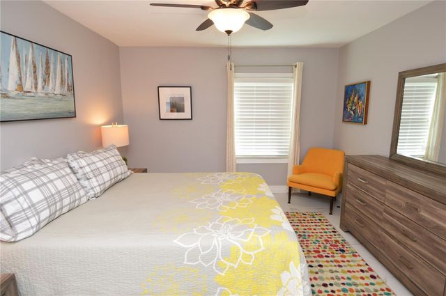 5245 COQUINA KEY DRIVE SE D, St Petersburg, FL 33705