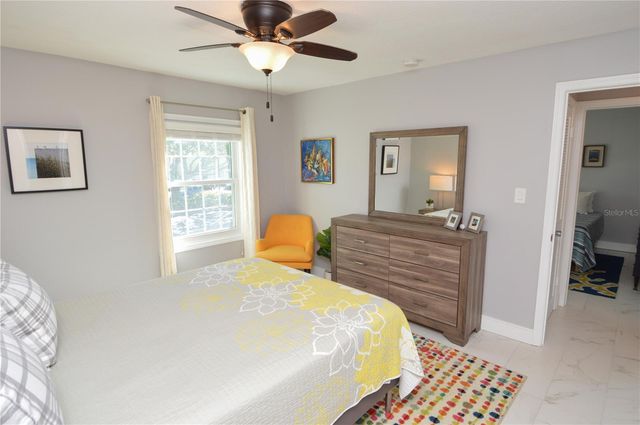 5245 COQUINA KEY DRIVE SE D, St Petersburg, FL 33705