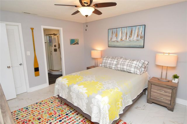 5245 COQUINA KEY DRIVE SE D, St Petersburg, FL 33705