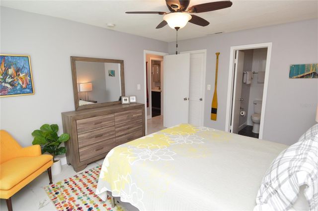 5245 COQUINA KEY DRIVE SE D, St Petersburg, FL 33705