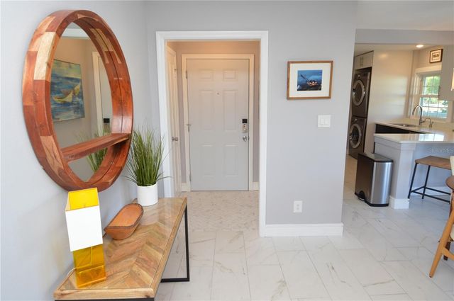 5245 COQUINA KEY DRIVE SE D, St Petersburg, FL 33705