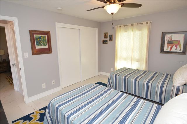 5245 COQUINA KEY DRIVE SE D, St Petersburg, FL 33705