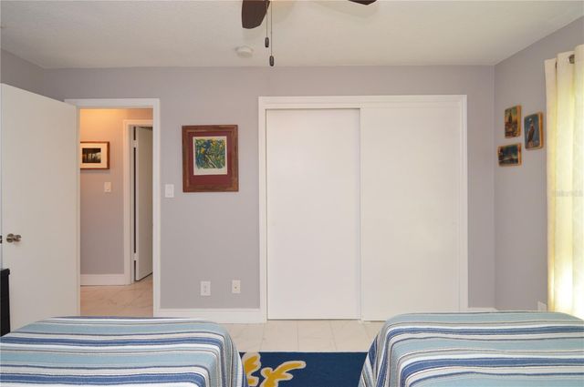 5245 COQUINA KEY DRIVE SE D, St Petersburg, FL 33705