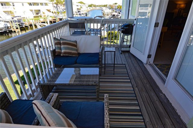 5245 COQUINA KEY DRIVE SE D, St Petersburg, FL 33705